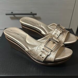 Bandolino Women's Gold Wedge Sandals